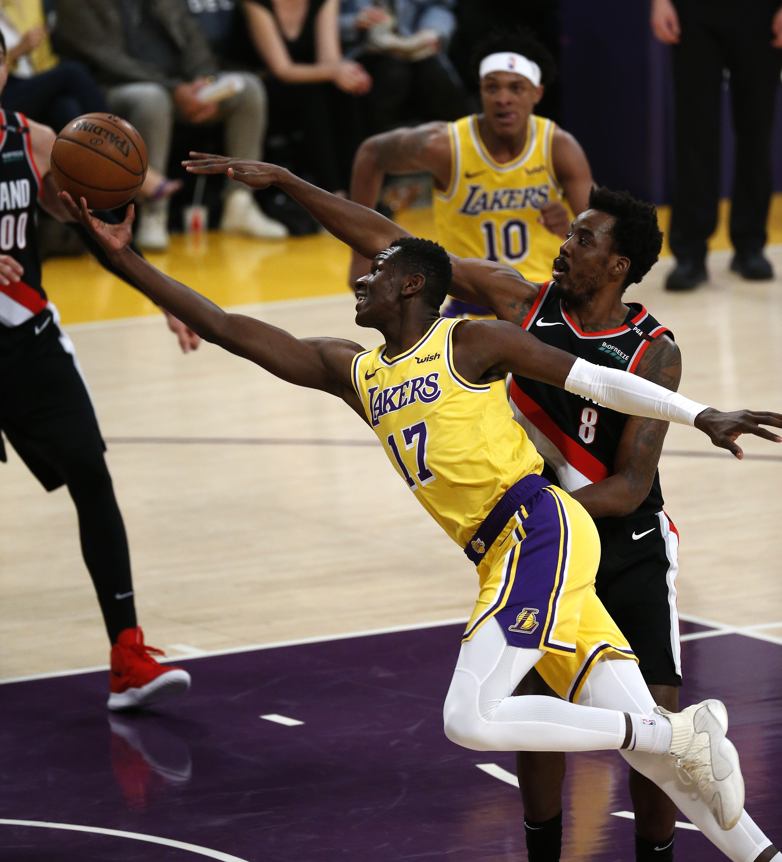 NBA明星赛还原经典巅峰对决，让球迷热血沸腾 